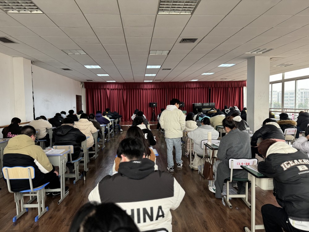 2025屆成都融創(chuàng)四川單招學員在專心考試